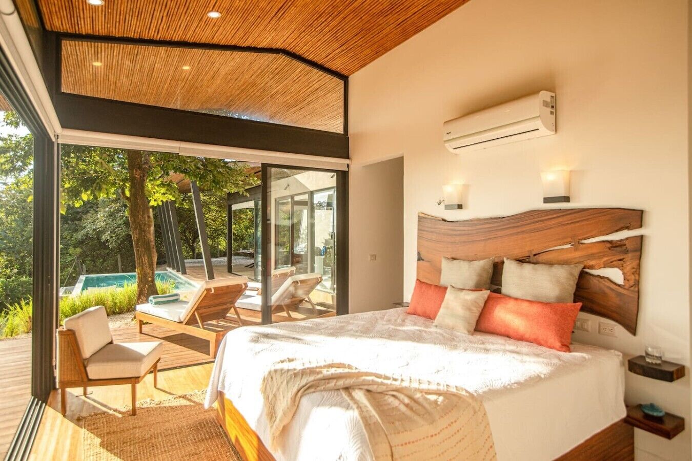 3 bedrooms, in-room safe, iron/ironing board, free WiFi