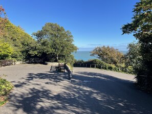 Apartment | Property grounds - Spacious 2-bed Apartment With Free Parking (Eastbourne)