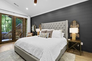 2 bedrooms, iron/ironing board, travel crib, free WiFi - Newly Constructed Modern Farmhouse, Hot Tub, Outdoor Covered Fireplace, Creek (Blue Ridge)