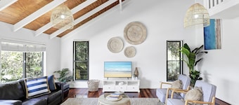 Spacious and central, close to all Point Lookout has to offer.