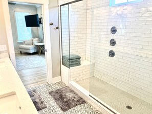 Bathtub, hair dryer, towels, toilet paper -  Custom Beach Home - Optional heated pool. Elevator + large pool & backyard 🏖🏖 (Tybee Island)