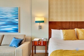 Desk, iron/ironing board, WiFi, bed sheets - Luxurious Beach Studio| Gym| Balcony (Sunny Isles Beach)