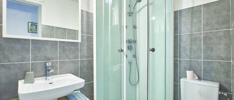 Bathtub, hair dryer