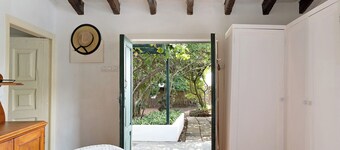 Holiday Home Casa Julia with Garden, Terraces & Wi-Fi