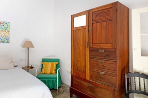 2 quartos, ferros/tábuas de passar roupa, Wi-Fi de cortesia