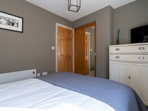 2 chambres, fer et planche à repasser, Wi-Fi gratuit, draps fournis