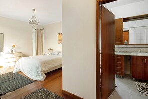 3 quartos, ferros/tábuas de passar roupa, Wi-Fi de cortesia