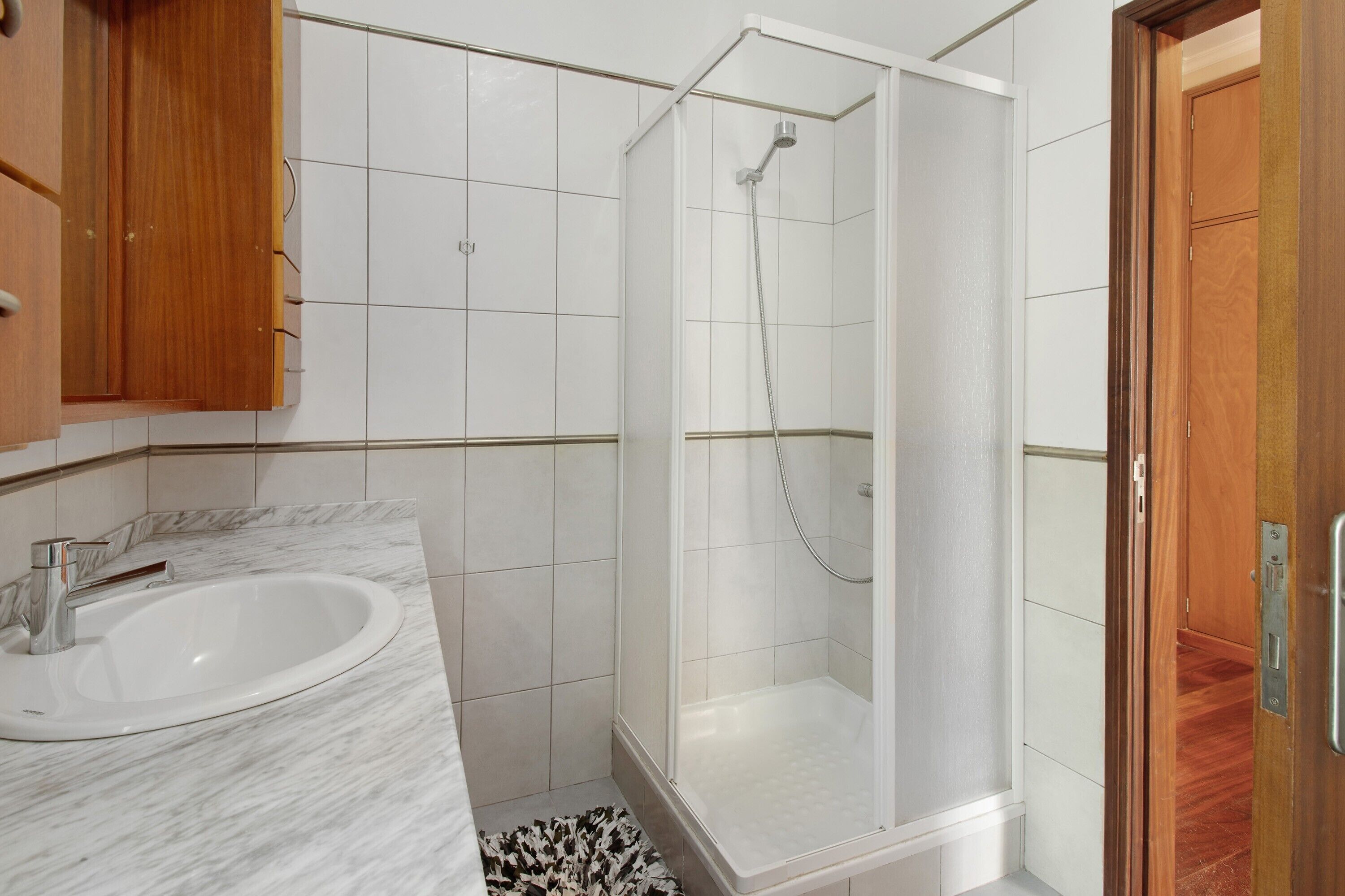 Badekar, hårtørrer, håndklæder