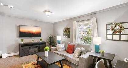 King Bed | Private Parking | Strong WiFi