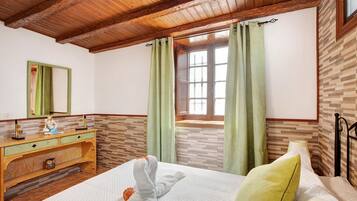 2 slaapkamers, een strijkplank/strijkijzer, gratis wifi, beddengoed