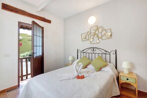 2 bedrooms, iron/ironing board, free WiFi, bed sheets - Holiday home Los diablitos 3C with Mountain View, Terrace & Wi-Fi (Santa Cruz de Tenerife)