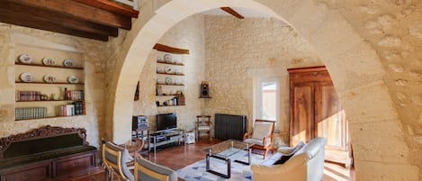 TV, fireplace, table tennis
