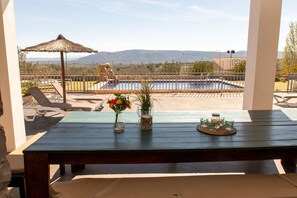 Outdoor dining - Villa Casa Rural la Montana 1 with pool, terraces and Wi-Fi (Chella)
