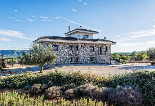 Villa Casa Rural la Montana 1 with pool, terraces and Wi-Fi