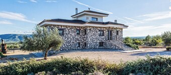 Villa Casa Rural la Montana 1 mit Pool, Terrassen und WLAN