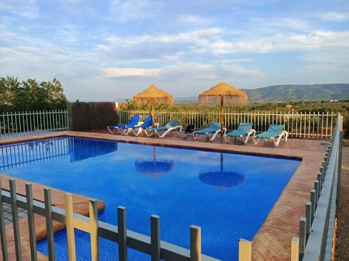 Villa Casa Rural la Montana 2 with Pool, Garden & Wi-Fi