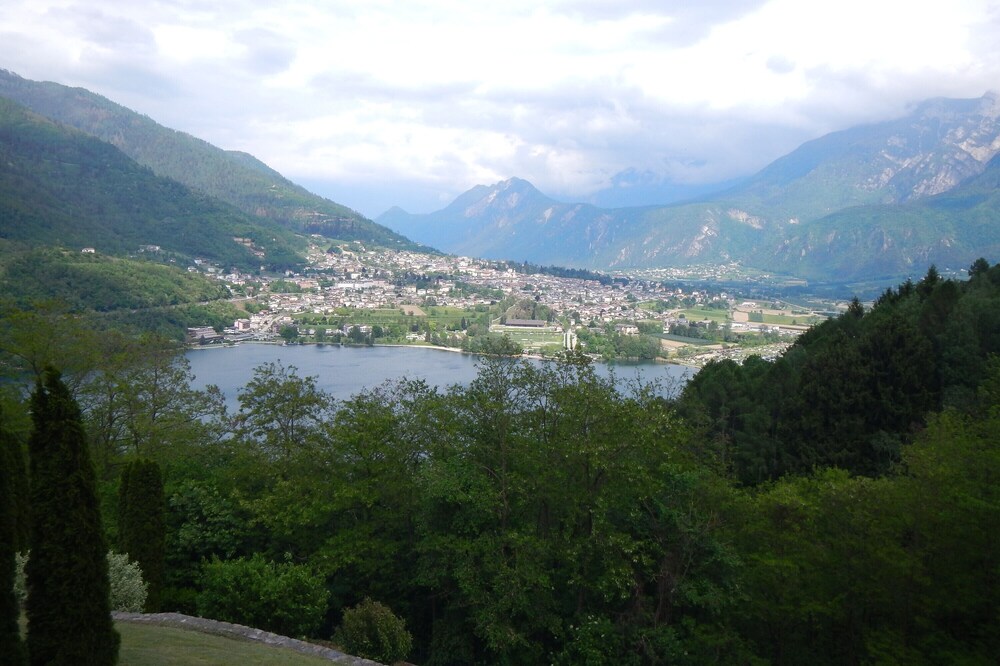 Apartment "La Coccola di Giovanni" with Mountain View, Garden & A/C