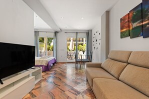 TV
