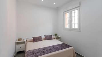 2 chambres, fer et planche Ă repasser, Wi-Fi gratuit, draps fournis