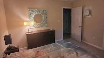 3 bedrooms, in-room safe, iron/ironing board, travel crib