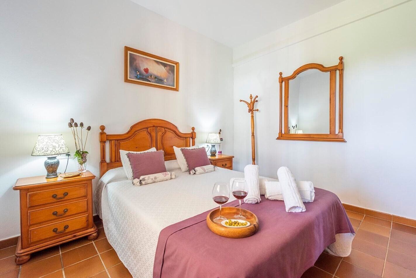 2 室のベッドルーム、アイロン / アイロン台、WiFi (無料)、ベッドシーツ