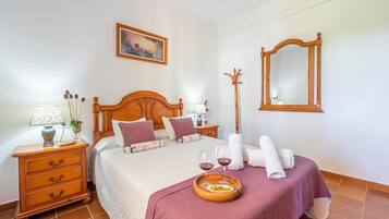 2 室のベッドルーム、アイロン / アイロン台、WiFi (無料)、ベッドシーツ