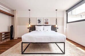 1 habitación, tabla de planchar con plancha, cuna de viaje y wifi 