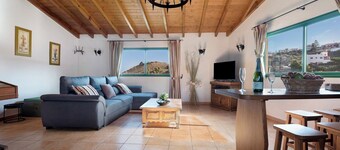 Apartment 'Tily' with Sea View, Terrace & Wi-Fi