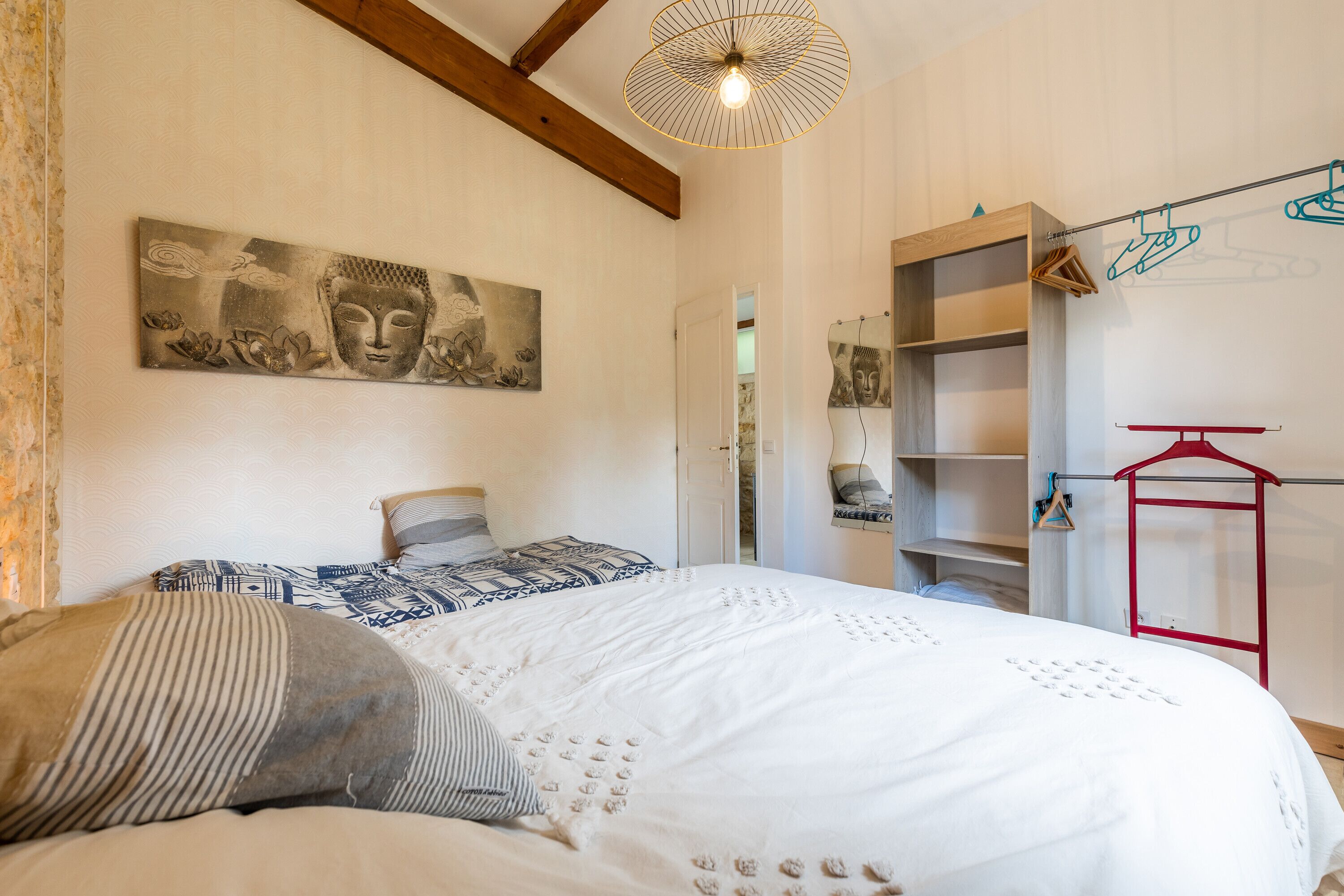 1 chambre, fer et planche à repasser, Wi-Fi gratuit, draps fournis