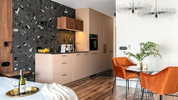 Superior Studio Suite | Hypo-allergenic bedding, individually decorated, individually furnished