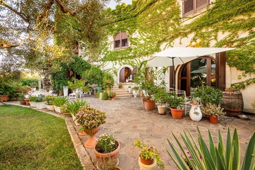 Holiday Home Tenuta del Normanno with Garden, Whirlpool & Wi-Fi