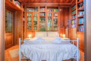 3 bedrooms, iron/ironing board, free WiFi, bed sheets - Holiday Home Tenuta del Normanno with Garden, Whirlpool & Wi-Fi (Carovigno)