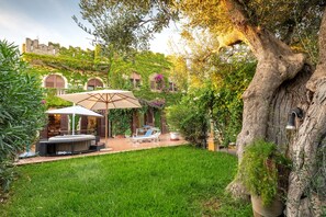 Terrace/patio - Holiday Home Tenuta del Normanno with Garden, Whirlpool & Wi-Fi (Carovigno)