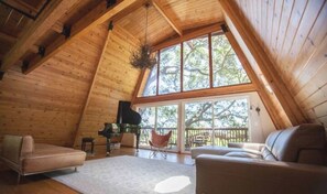 Tv, dvd-afspiller, stereoanlæg, kontorer