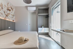 3 bedrooms, desk, travel cot, free WiFi