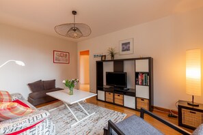 Fernseher, DVD-Player, Stereoanlage