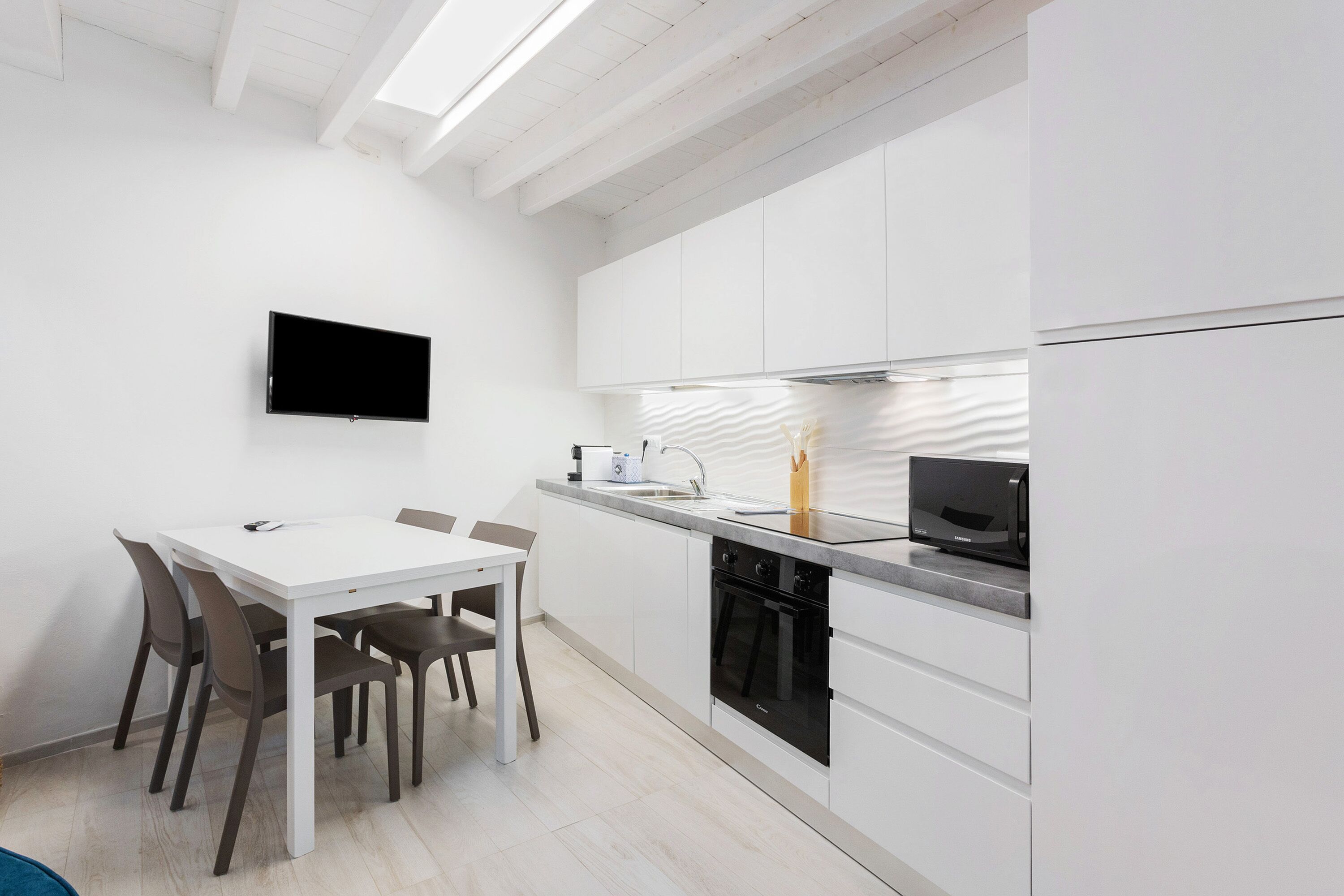 Holiday Apartment "Casa Carla" with Balcony, A/C & Wi-Fi