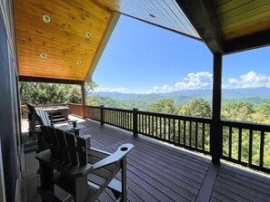 Terrace/patio - Mountain Views - Hot Tub - Gas Fireplace (Bryson City)