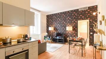 Réfrigérateur, four, plaque de cuisson, lave-vaisselle