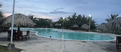 Piscine extérieure