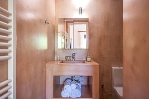 Apartment | Bathroom