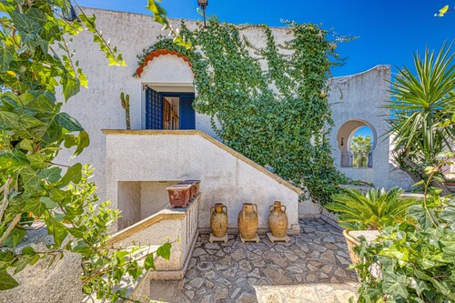 Studio Monolocale Margherita with Sea View, Balcony & Wi-Fi
