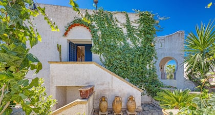 Studio Monolocale Margherita with Sea View, Balcony & Wi-Fi