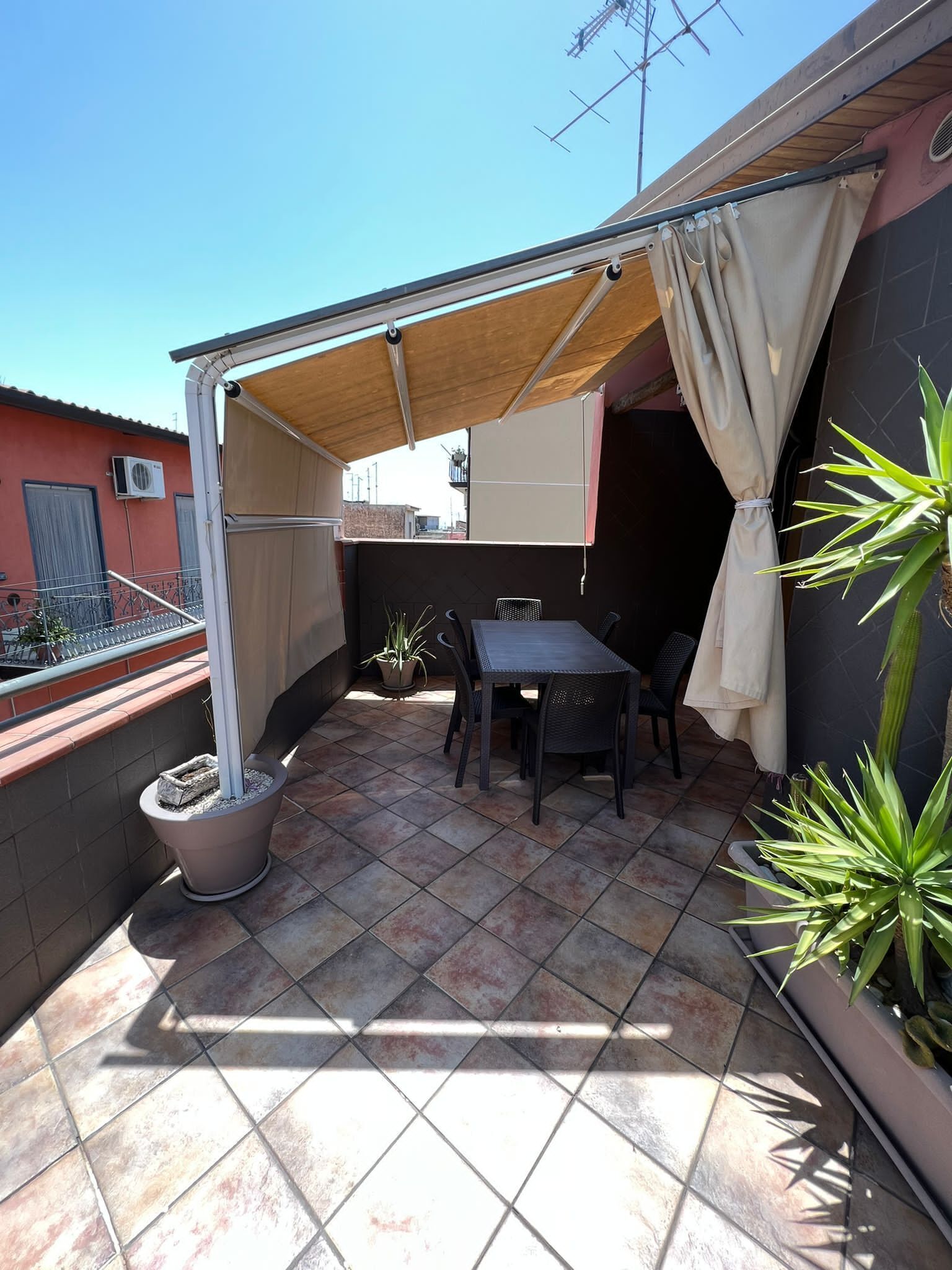 Casa, letti multipli | Balcone