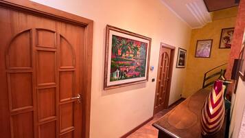 Maison, plusieurs lits | Intérieur