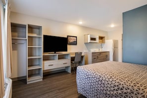 Desk, laptop workspace, blackout curtains, iron/ironing board - WoodSpring Suites Knoxville West (Knoxville)