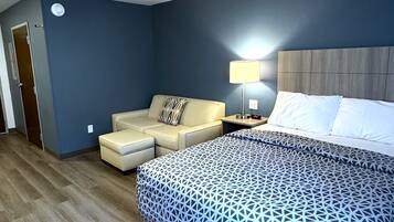 Schreibtisch, laptopgeeigneter Arbeitsplatz, Verdunkelungsvorhänge