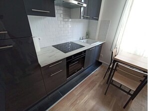 Oven, stovetop - Comfortable studio - Hypercentre - 20 min to Paris (Maisons-Laffitte)