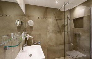 Apartment (Angel) | Bathroom