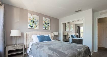 Stunning 3BD Condo 14 Mins to Disney World l Gated
